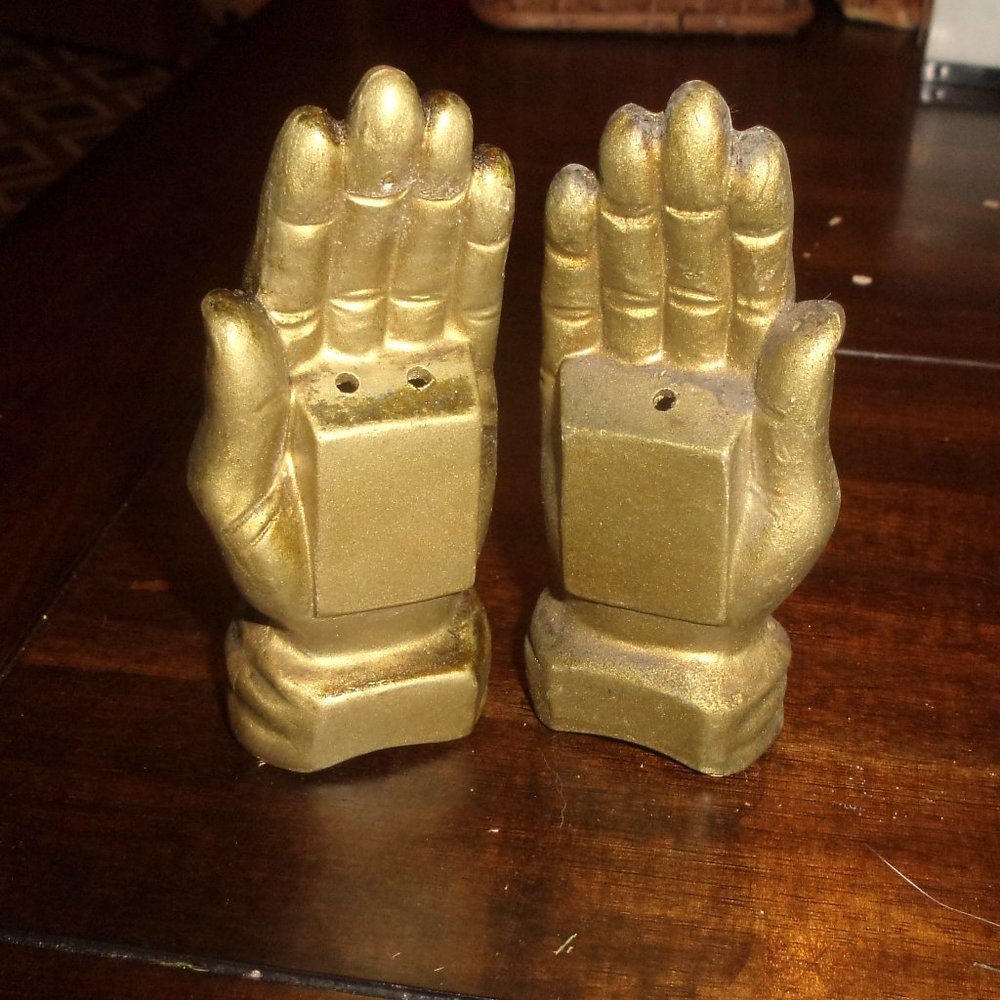 Salt pepper shakers hands figural Japan